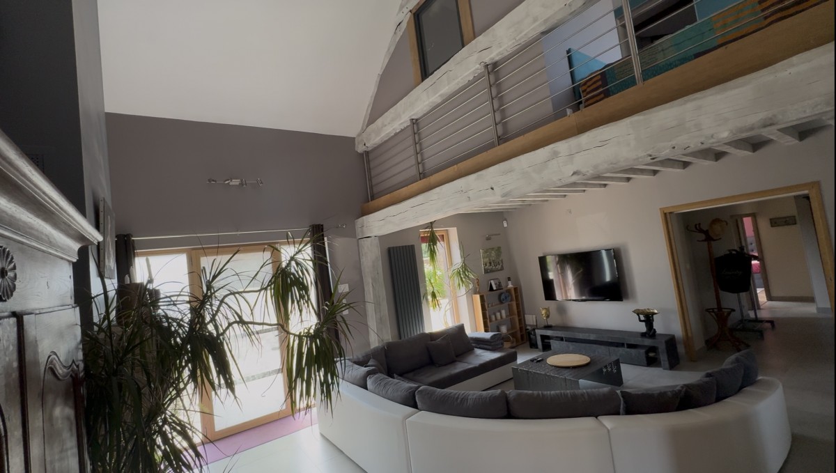 SALON AVEC VUE SUR MEZZANINE AVEC UN LIT 1 PERSONNE