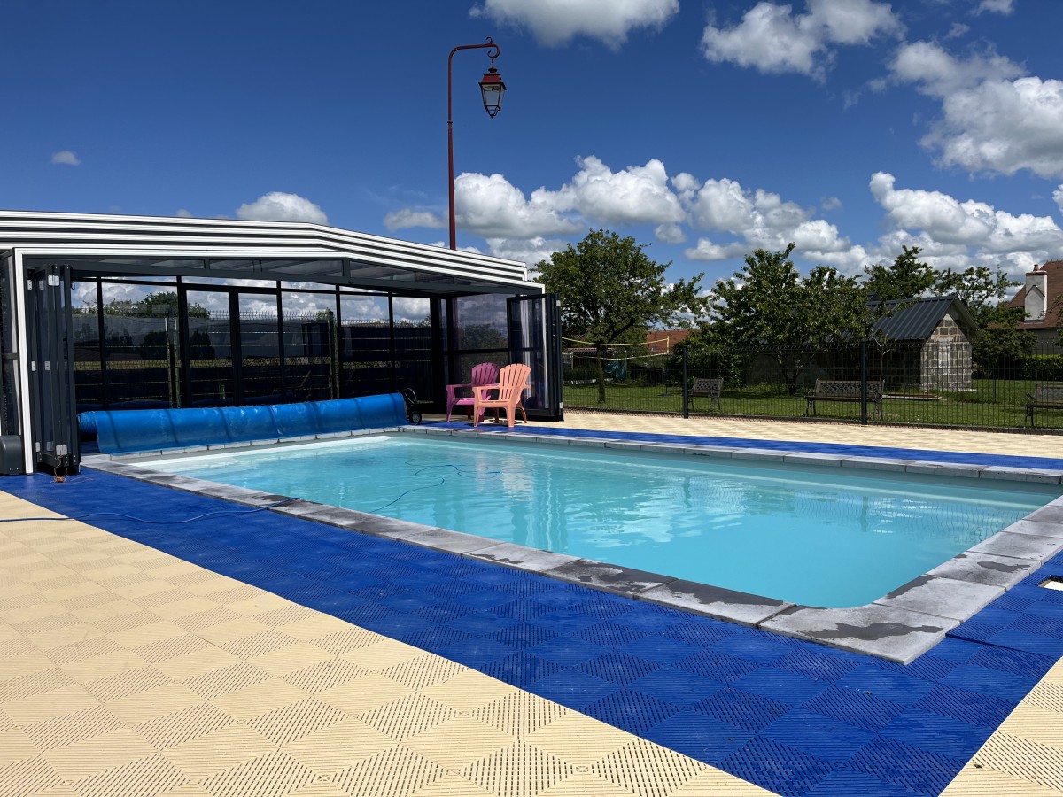 PISCINE CHAUFFEE (du 01 mai au 11 novembre) et couverte